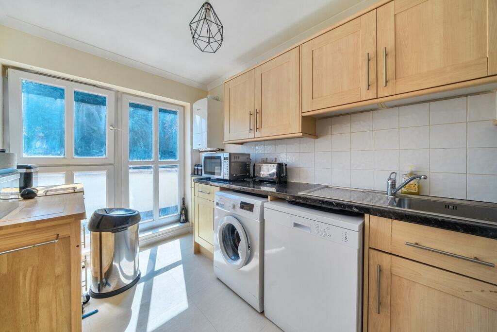 Apartment in London - View 5