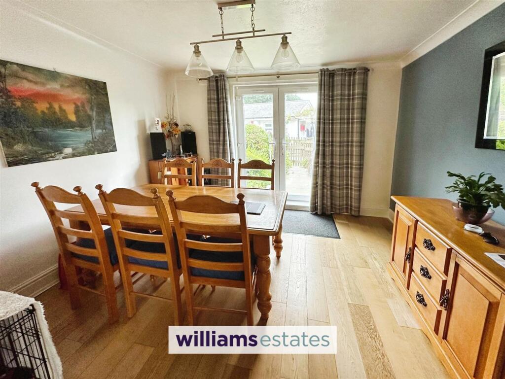 House in Kemps Row Ffordd Corwen Coed-Talon, Treuddyn - View 4
