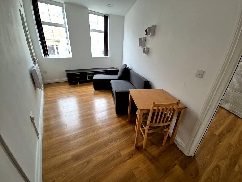 Apartment in Hinckley and Bosworth, Leicestershire - View 3