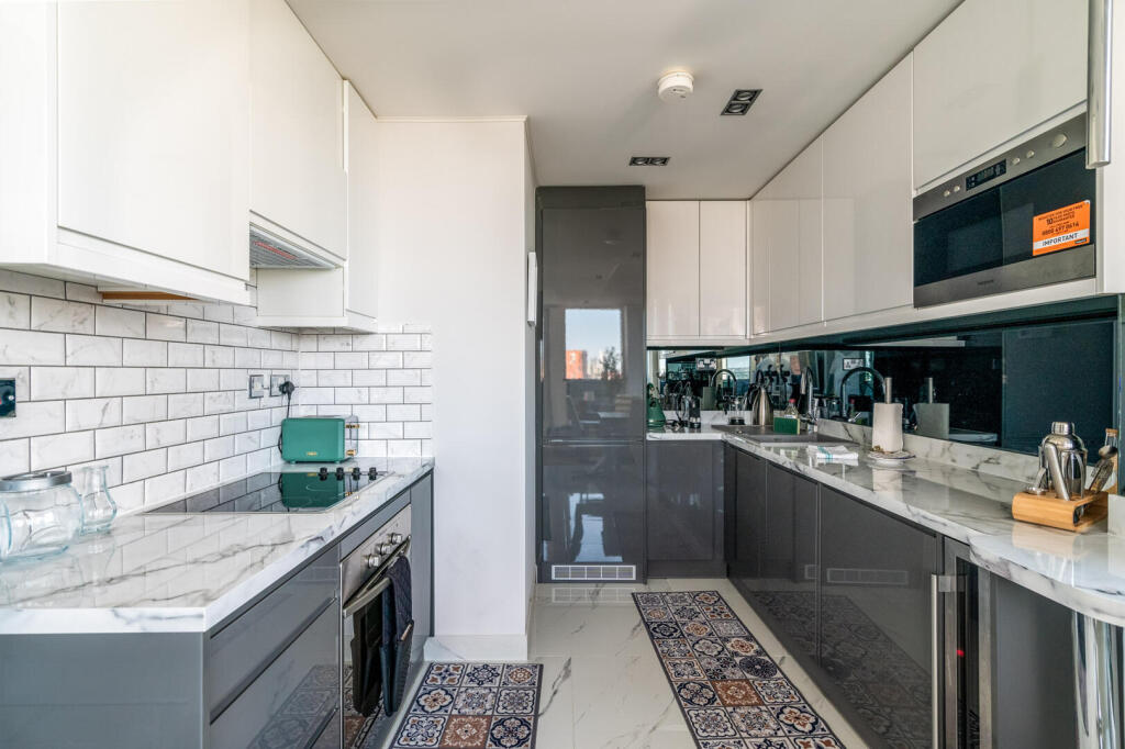 Apartment in London - View 5