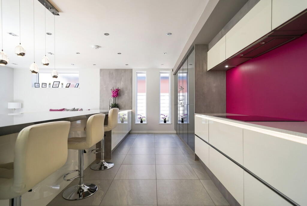 House in Solihull, West Midlands - More