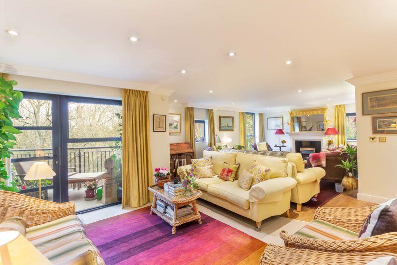 Apartment in Newcastle upon Tyne - More