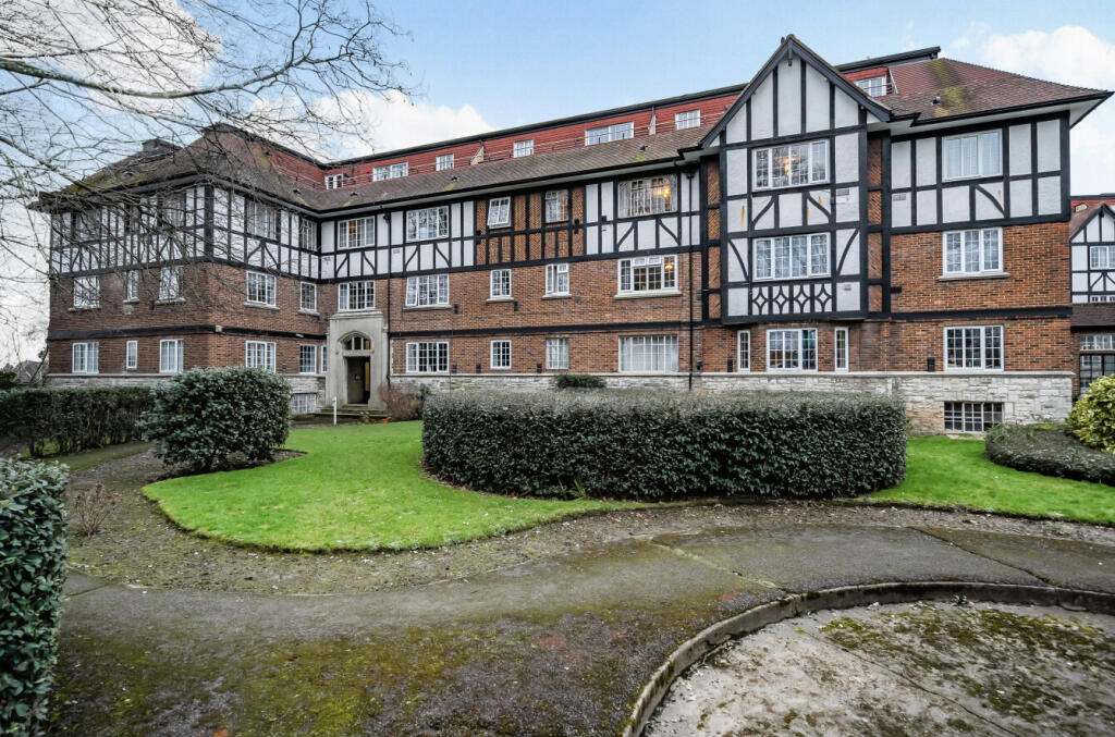 Main image of property: Millbrook Road East, Southampton, Hampshire, SO15