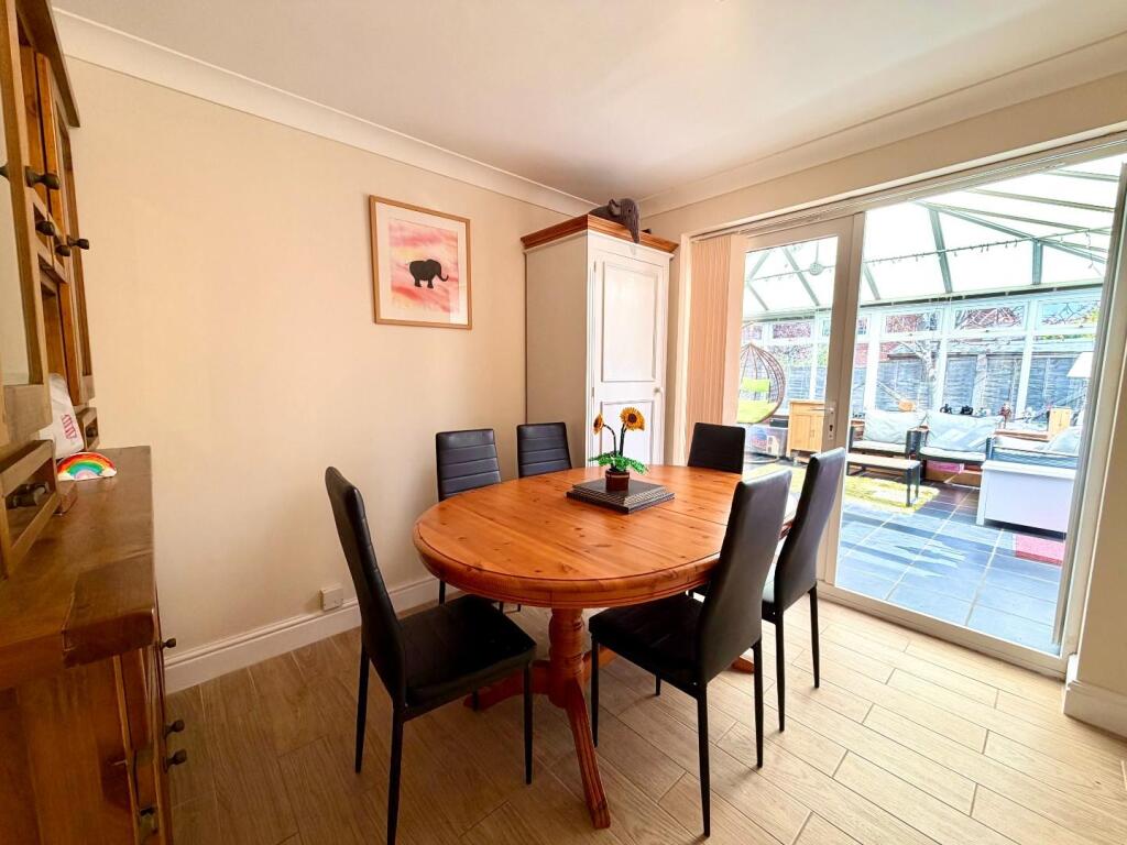 House in Northampton, Grange Park - More