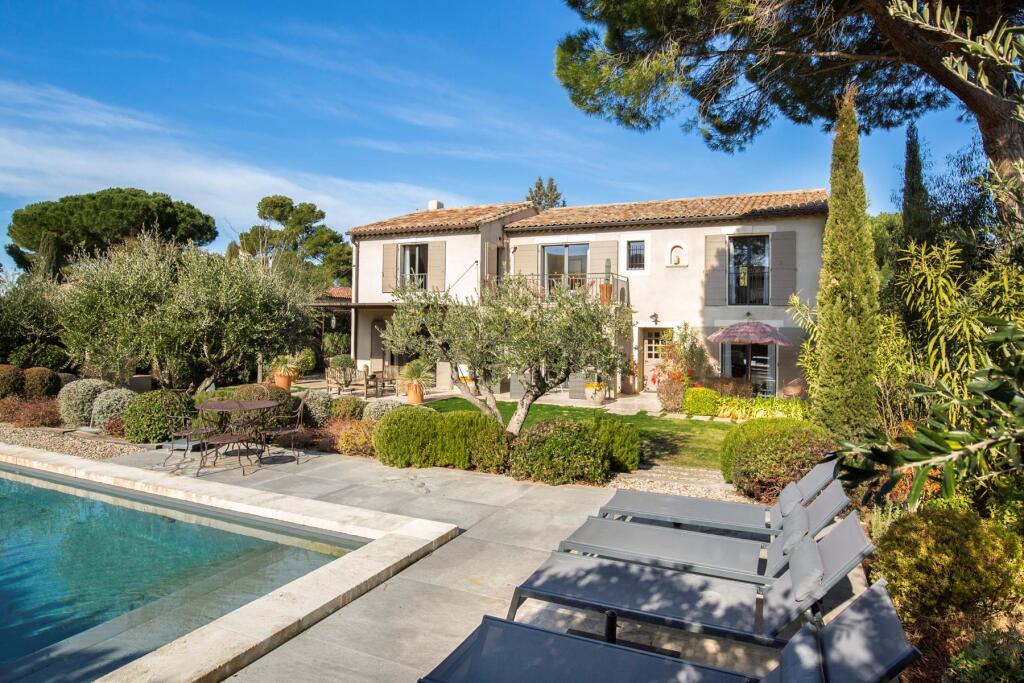 Main image of property: Provence-Alps-Cote d`Azur, Bouches-du-Rhône, Eygalières