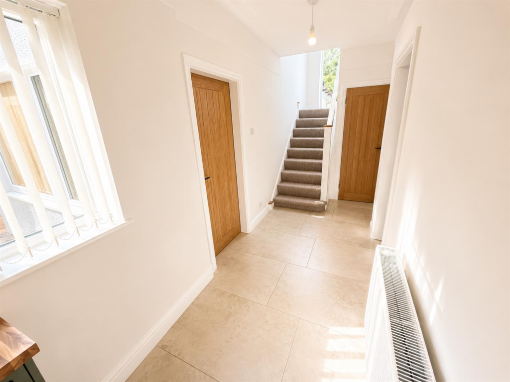 Thingwall Road, Irby, Wirral photo 4