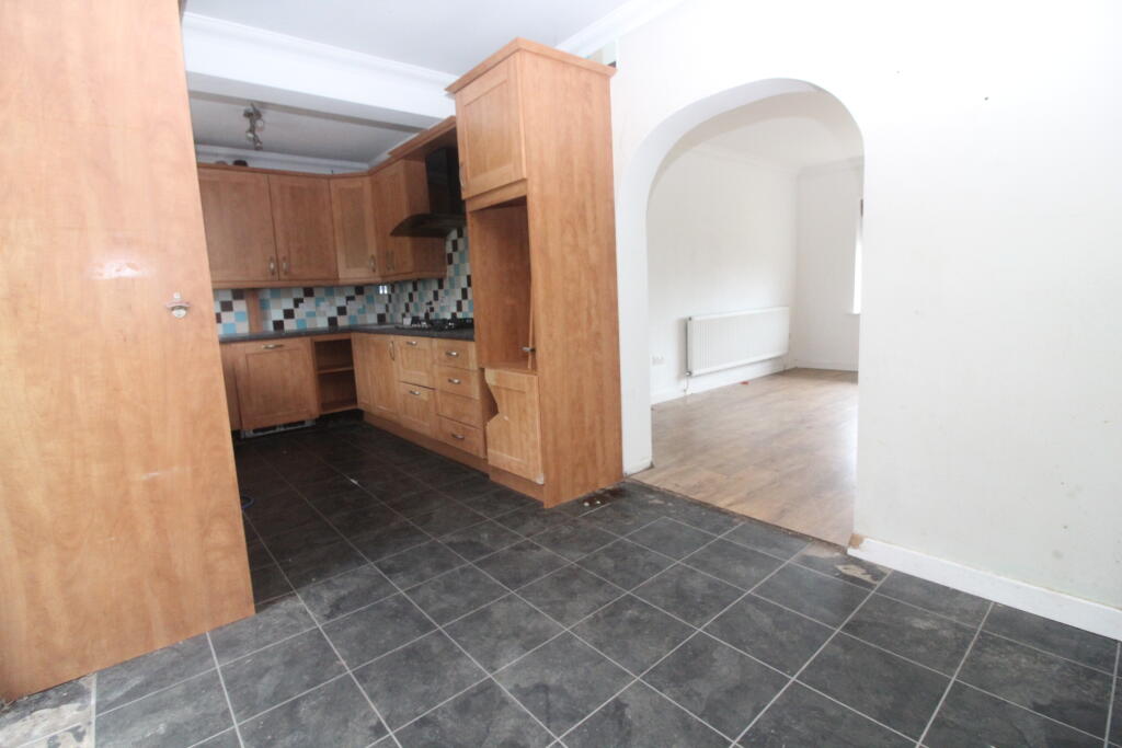 224 Woodhouse Lane, Wigan, Greater Manchester WN6 7NF photo 5