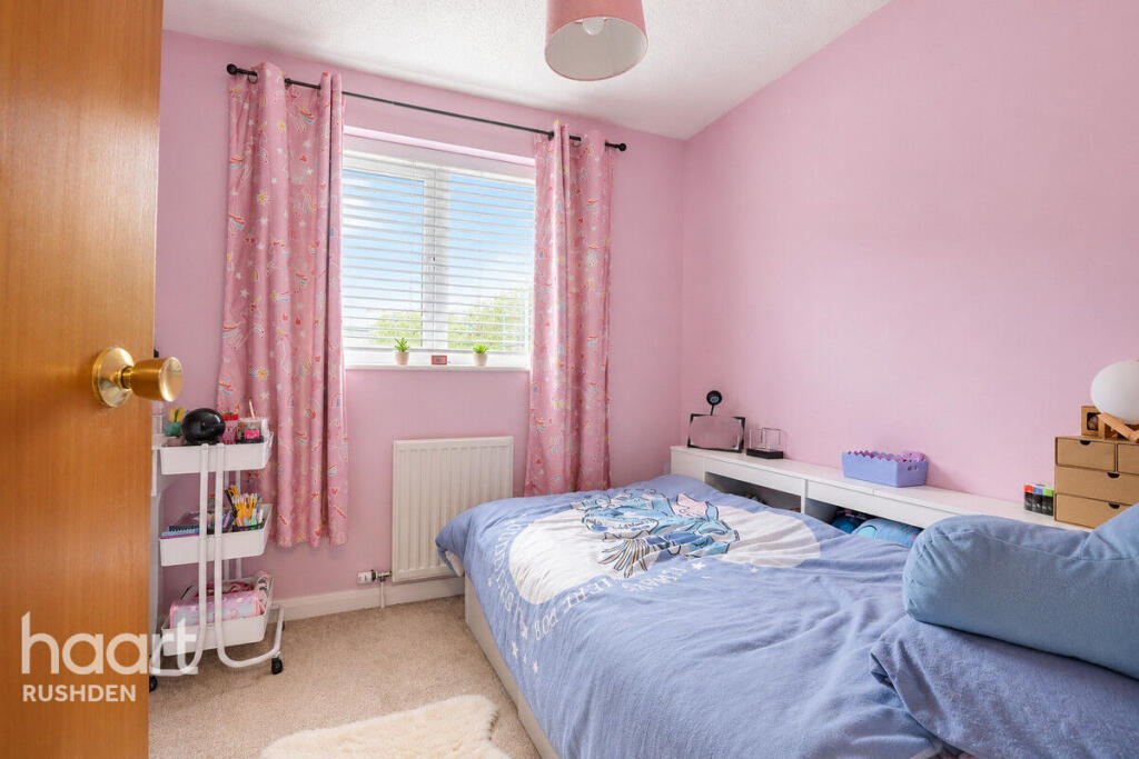 Apartment in Rushden, North Northamptonshire - More