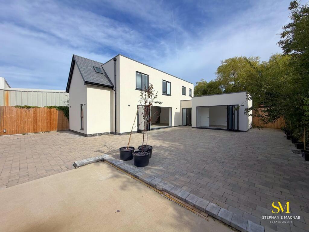 3-bed detached on Liverpool Road, Ainsdale, Southport, PR8, £499,000