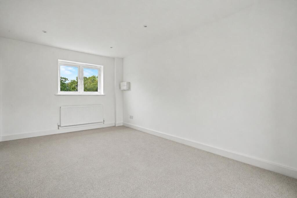 House in Nottingham, Long Eaton - More