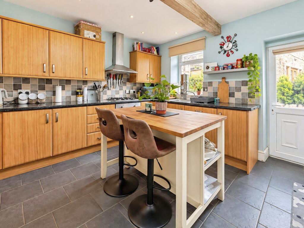 House in Kirklees, West End, Hightown - View 4