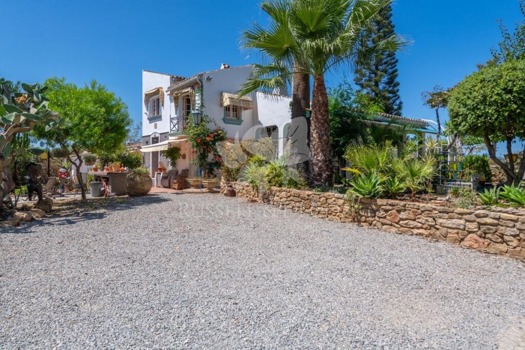 Main image of property: Algarve, Moncarapacho