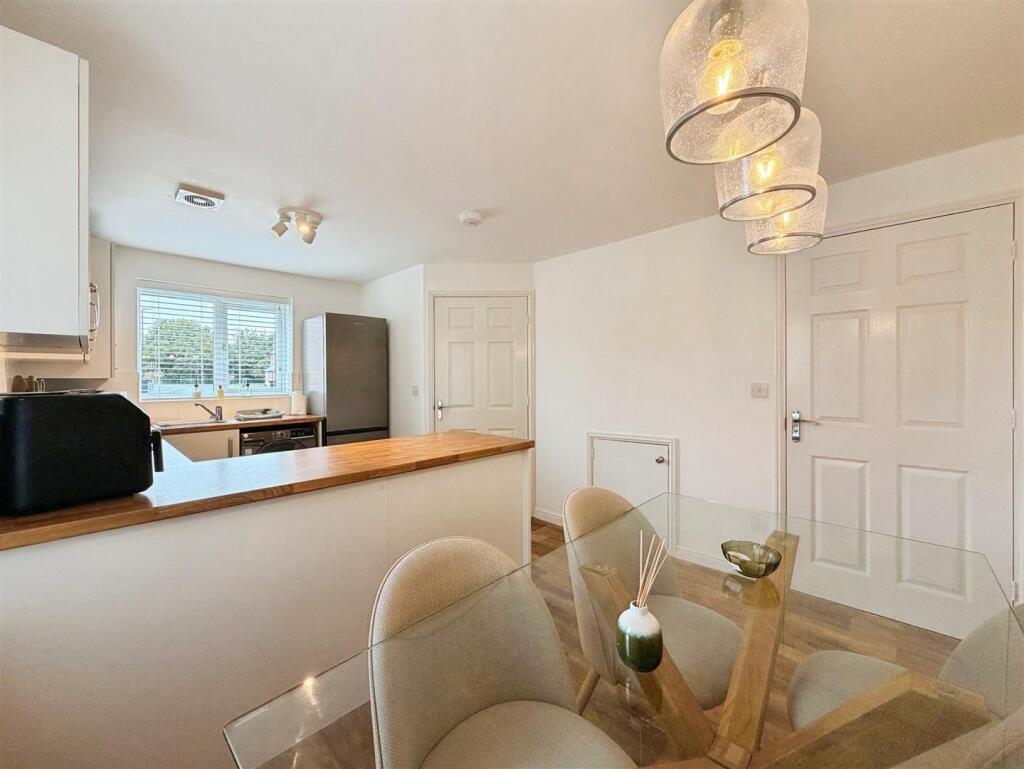 Model Lane, Creswell, Worksop photo 4