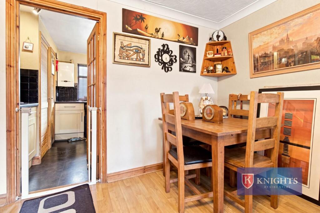 Apartment in Broxbourne, Churchgate - View 4