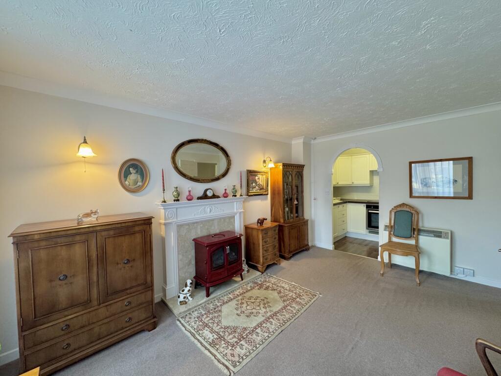 Station Road, Thorpe Bay, Essex, SS1 photo 4