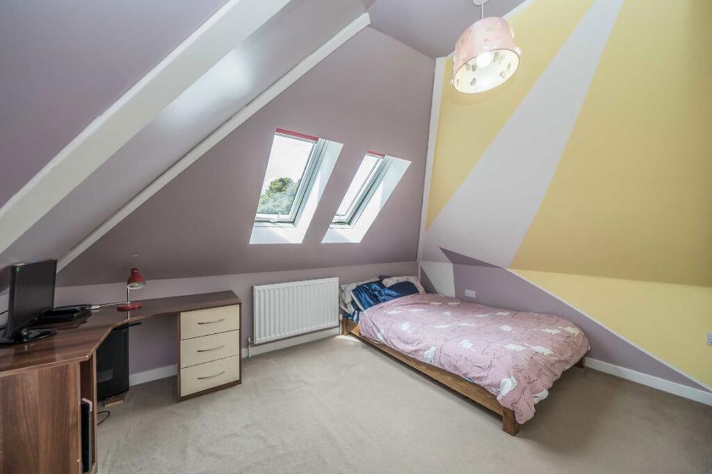 Apartment in Twickenham - View 5