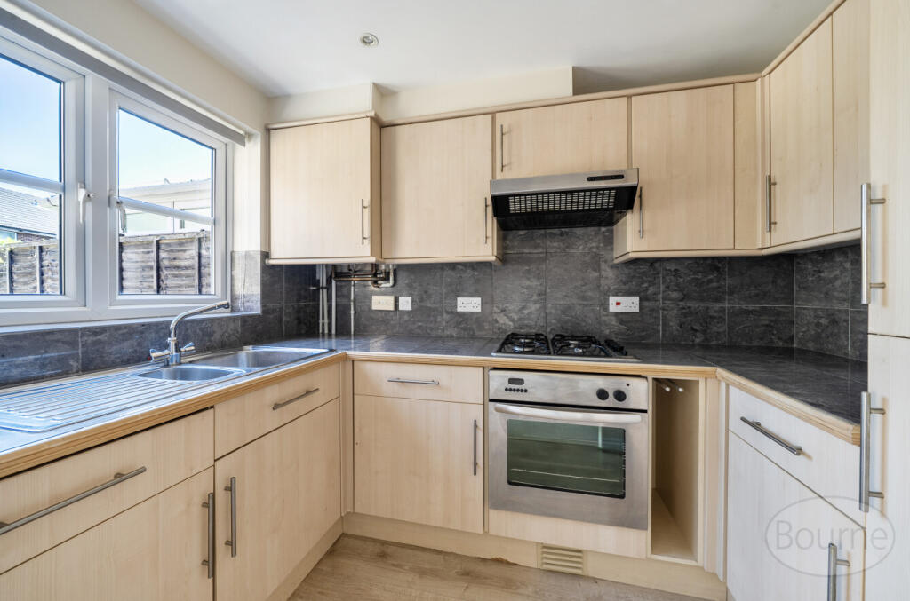 House in Waverley, Badshot Lea, Farnham - View 5