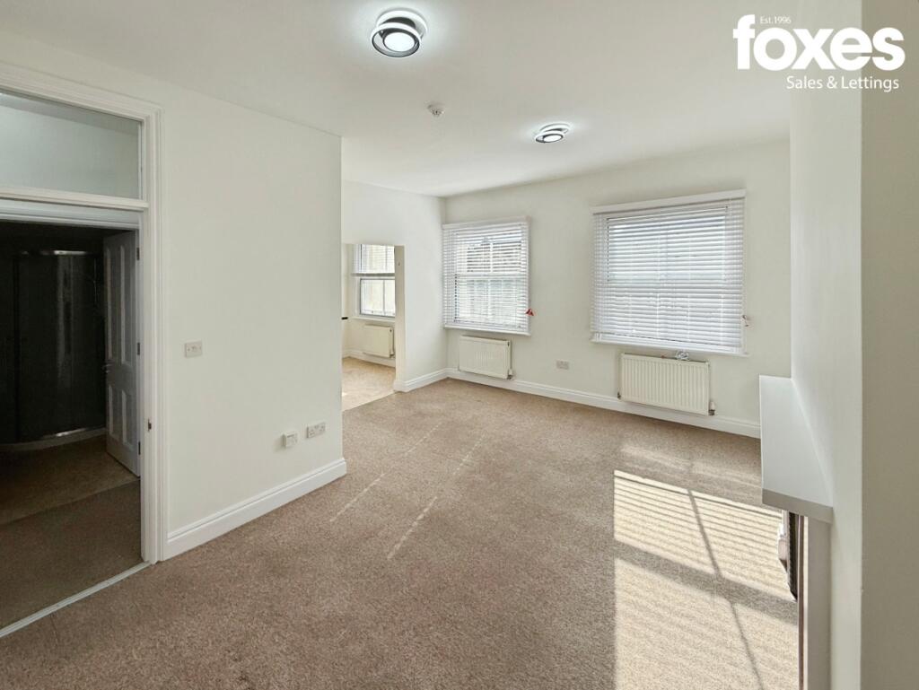 Main image of property: Flat 2, 6 Poole Hill