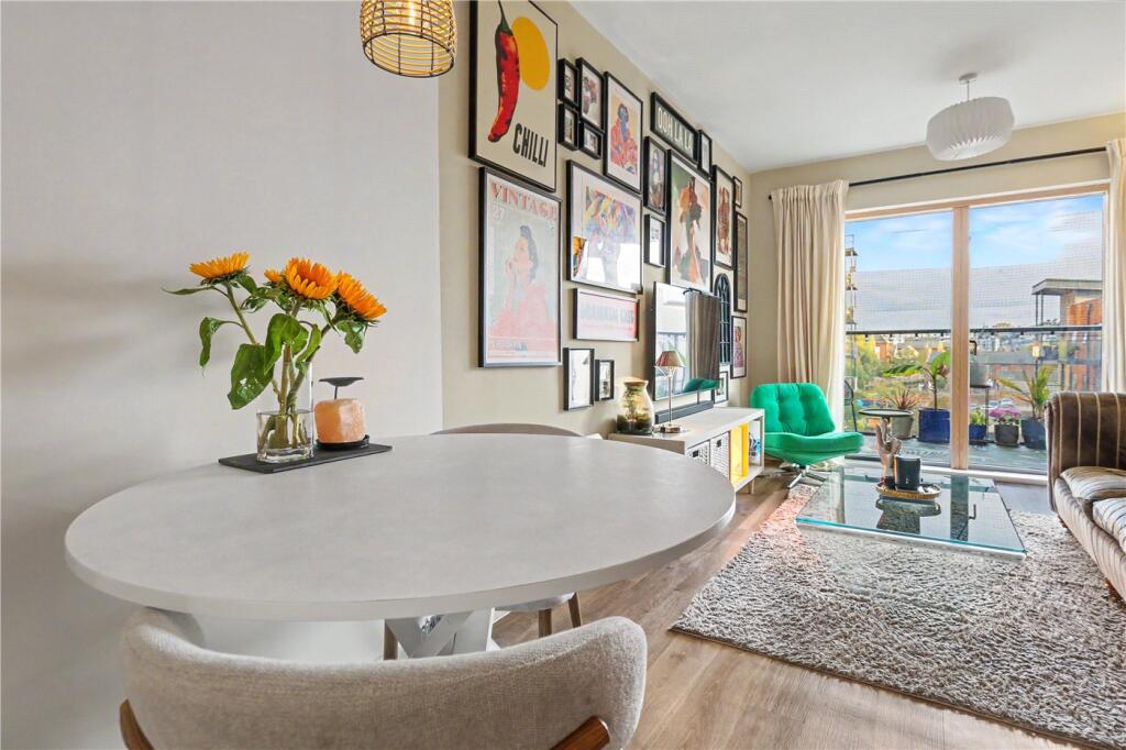Apartment in Norwich, Norfolk - More
