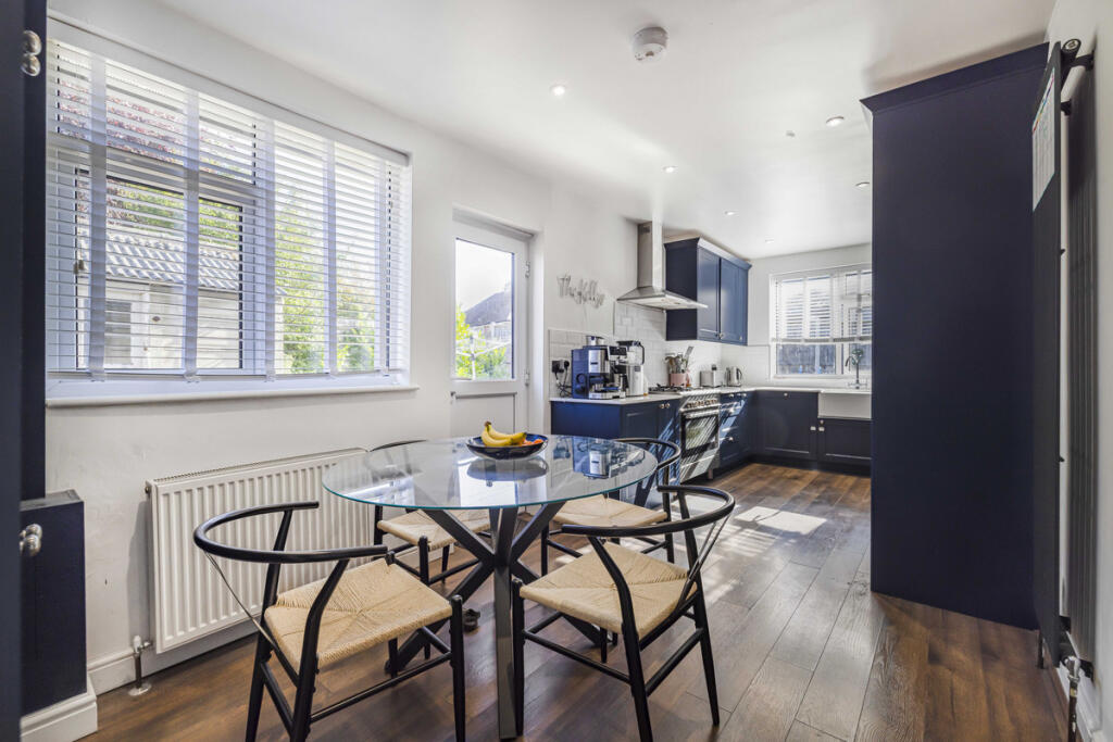 House in Bromley - View 4