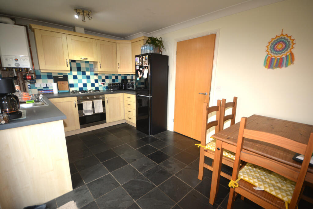 Albert Drive, Whitefield, M45 8AG photo 4