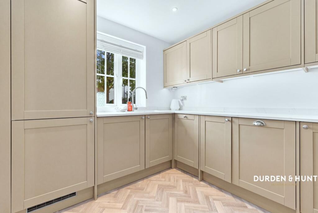House in Epping Forest, Ongar - More