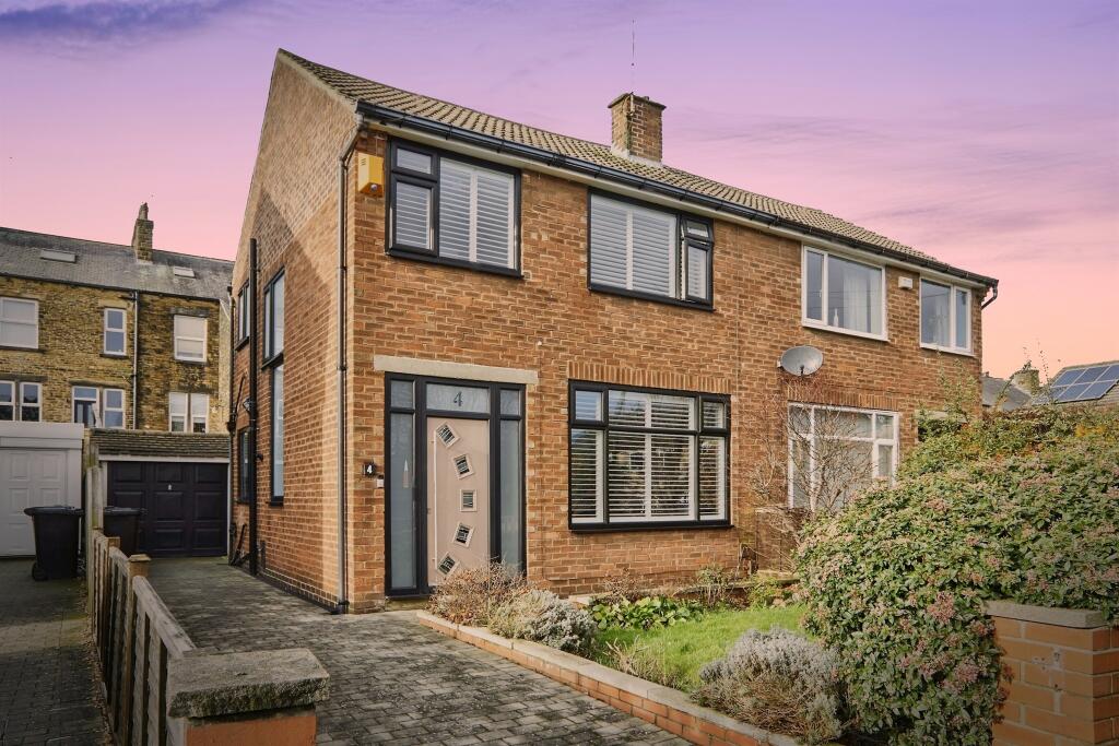 Main image of property: Arncliffe Garth, Farsley, PUDSEY