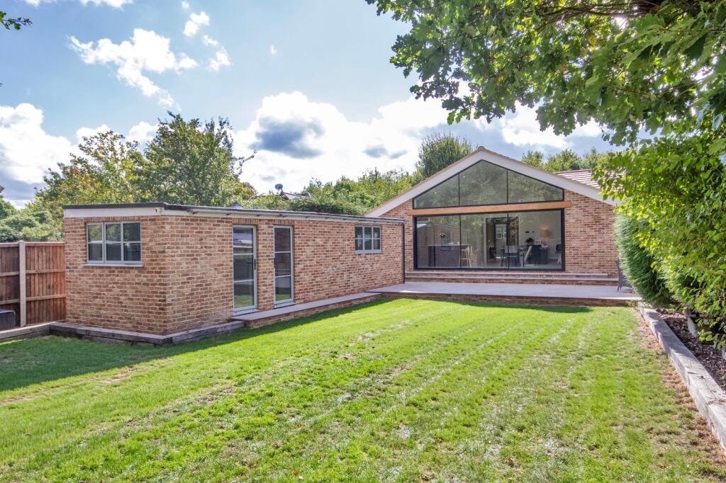 House in Sevenoaks, Dunton Green - View 2