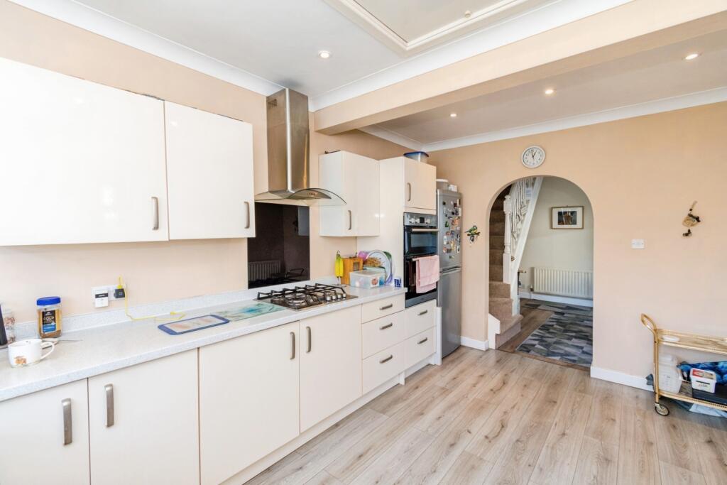 Northlands Road, Totton, Southampton, Hampshire, SO40 photo 4