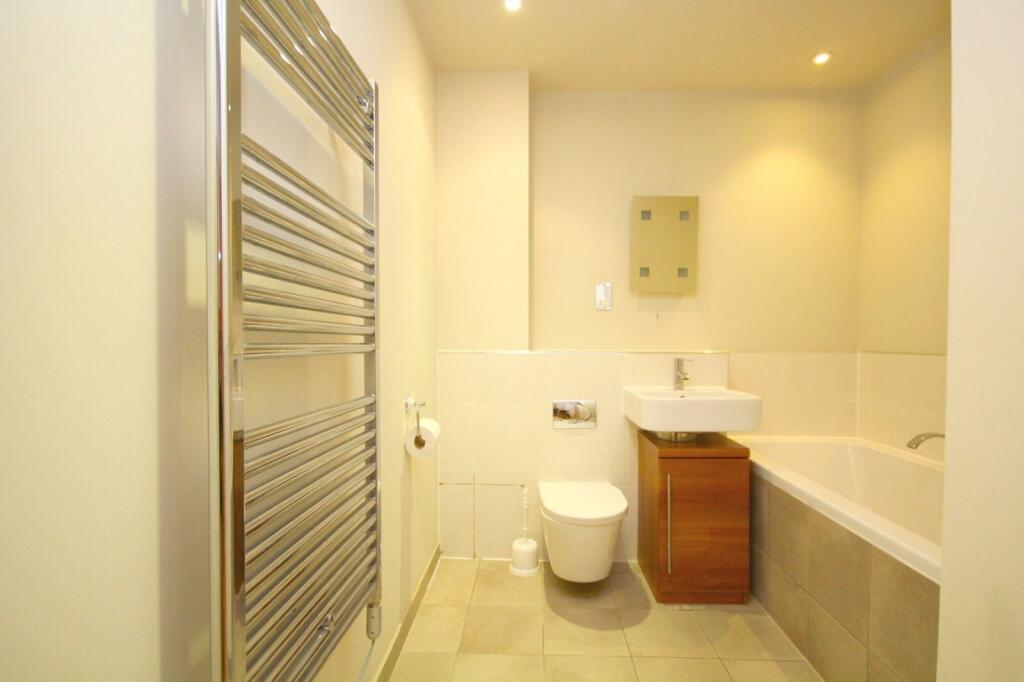 Apartment in Reading - View 5
