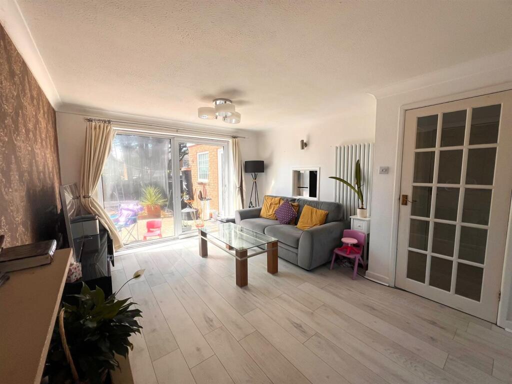 Dugdell Close, Ferndown photo 5