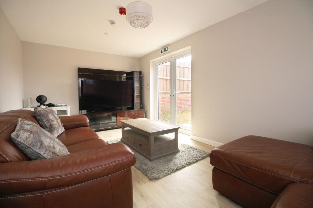 House in Cardiff, Llanharan - View 2