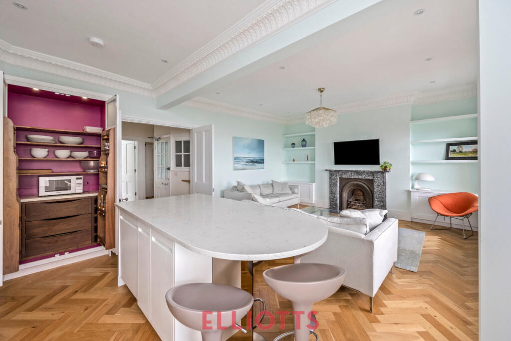 Apartment in Hove, Brunswick - View 3