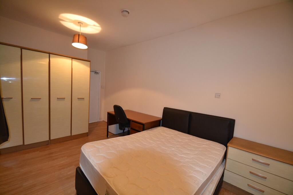 1 bedroom house share for rent