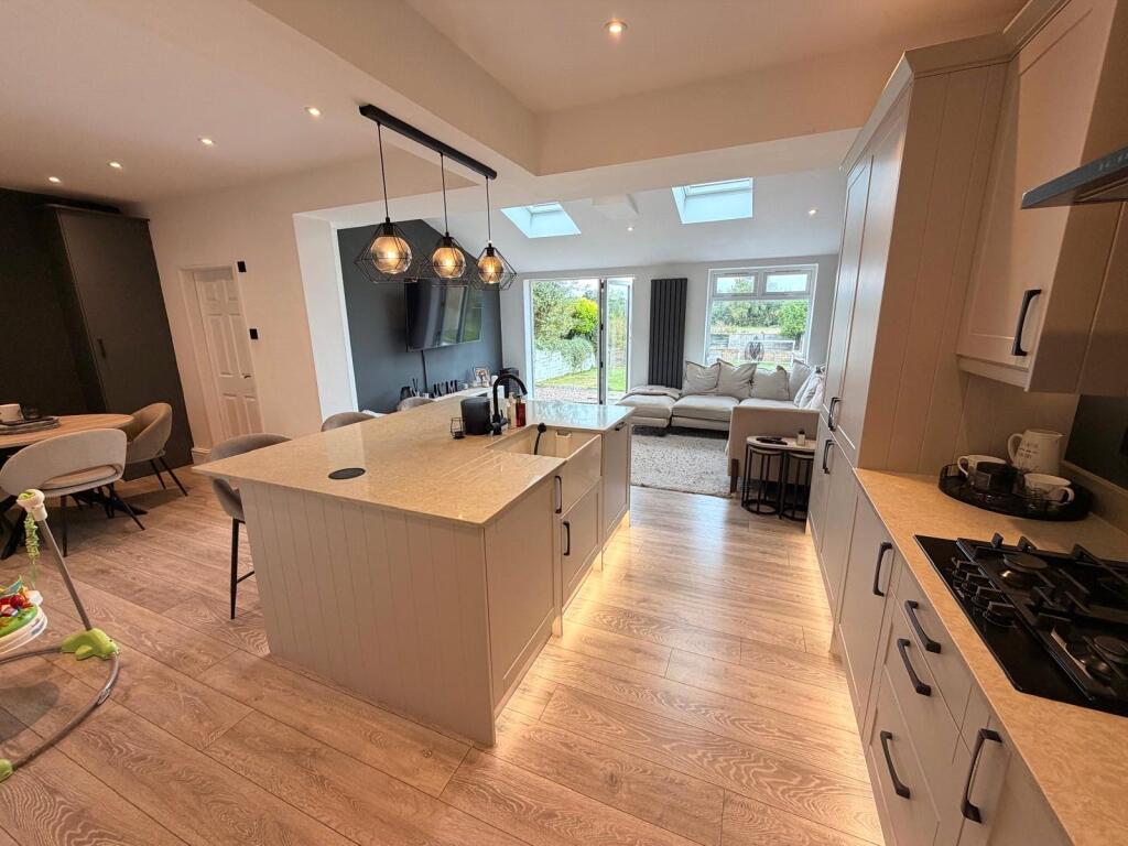 House in Bolton, Hunger Hill, Chew Moor - View 5