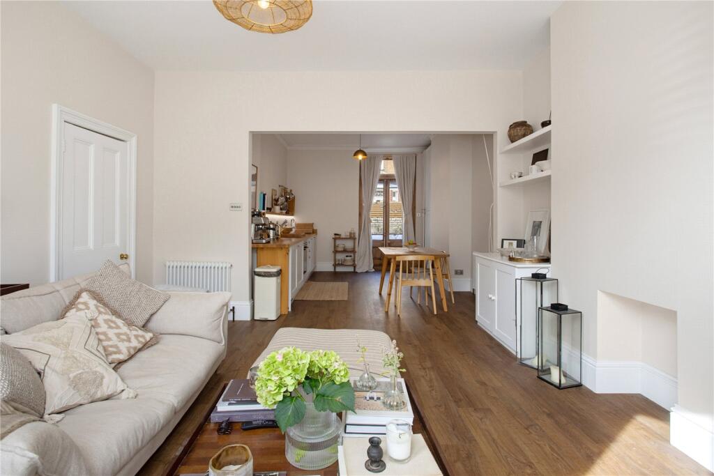 Apartment in London - View 2
