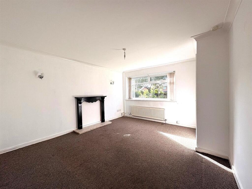 House in Leigh, Bedford - View 3
