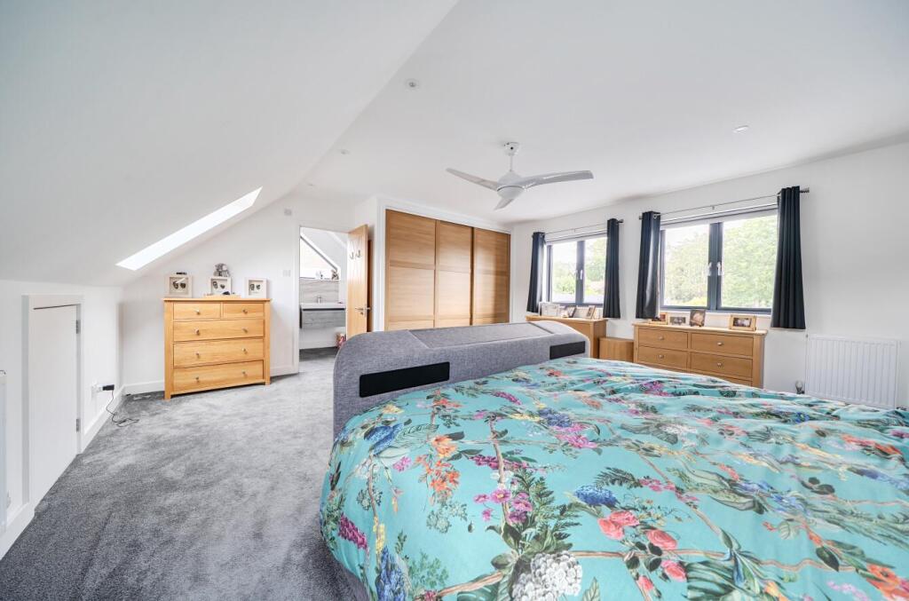 House in Southampton - More