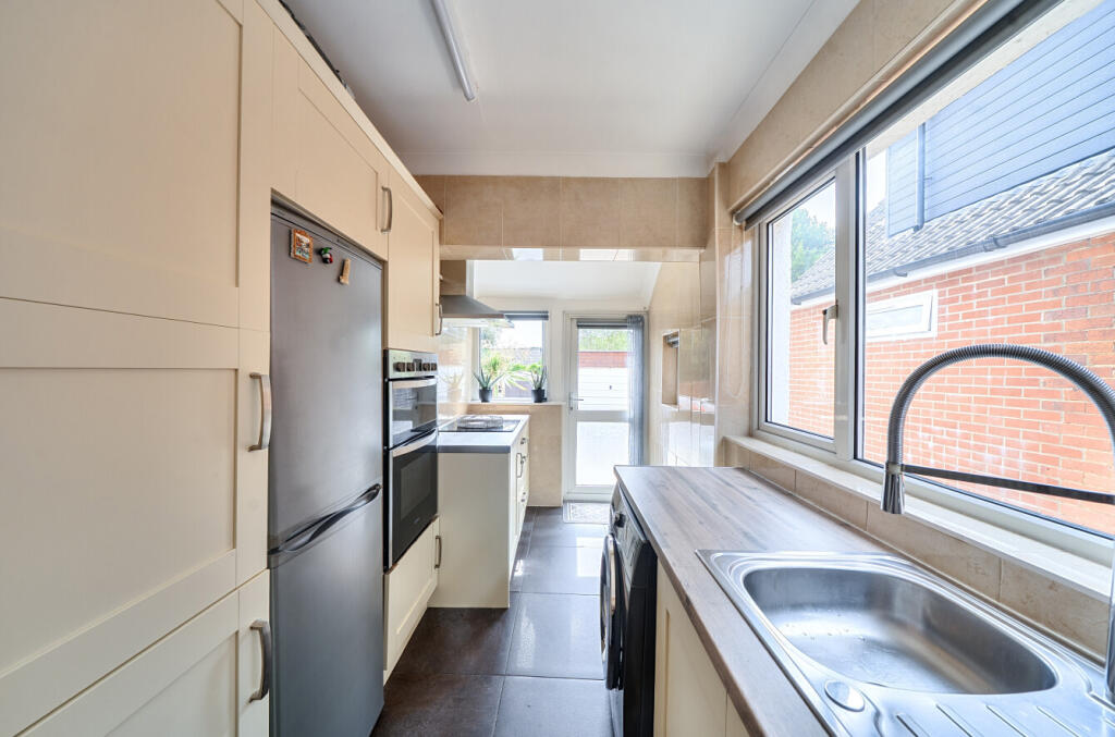 House in Southampton - View 4