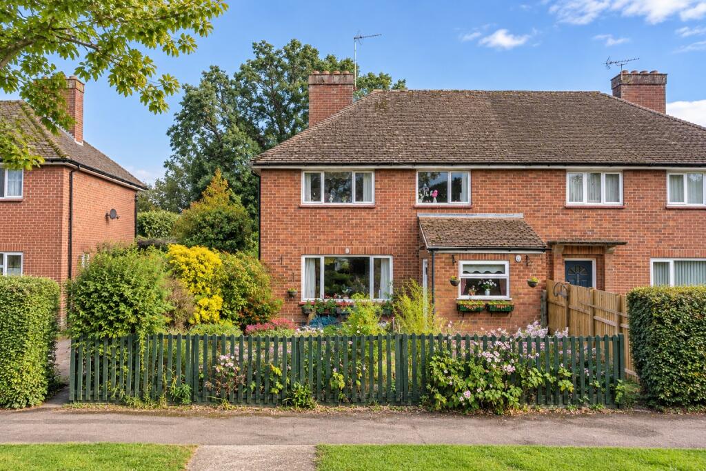 3-bed semi-detached on Green Leys, St. Ives, Cambridgeshire, PE27, £290,000