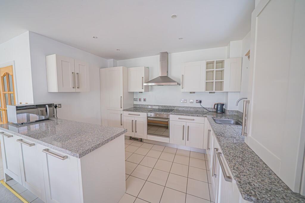 Station Road, Knowle, B93 photo 5