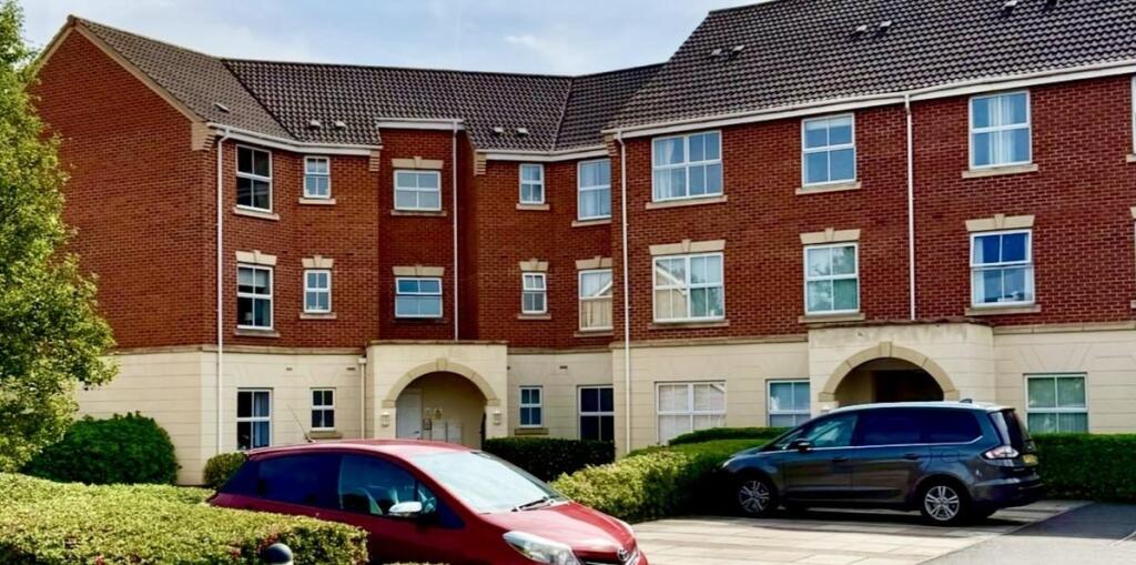 2-bed flat on Robinson Court, Chilwell, £165,000