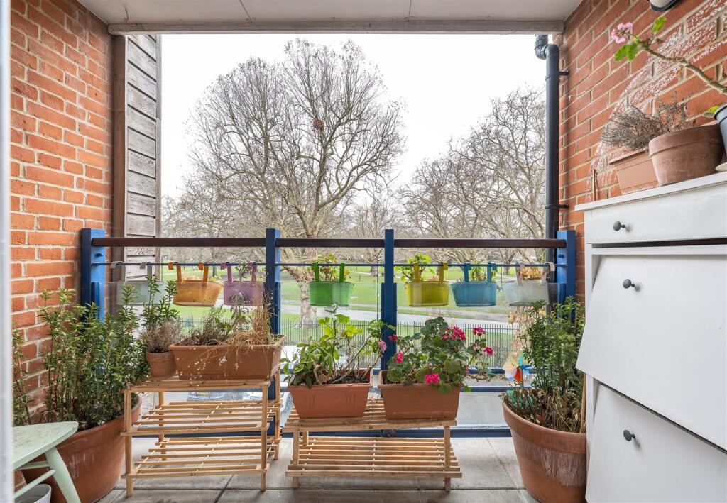 Apartment in London, Hackney - More