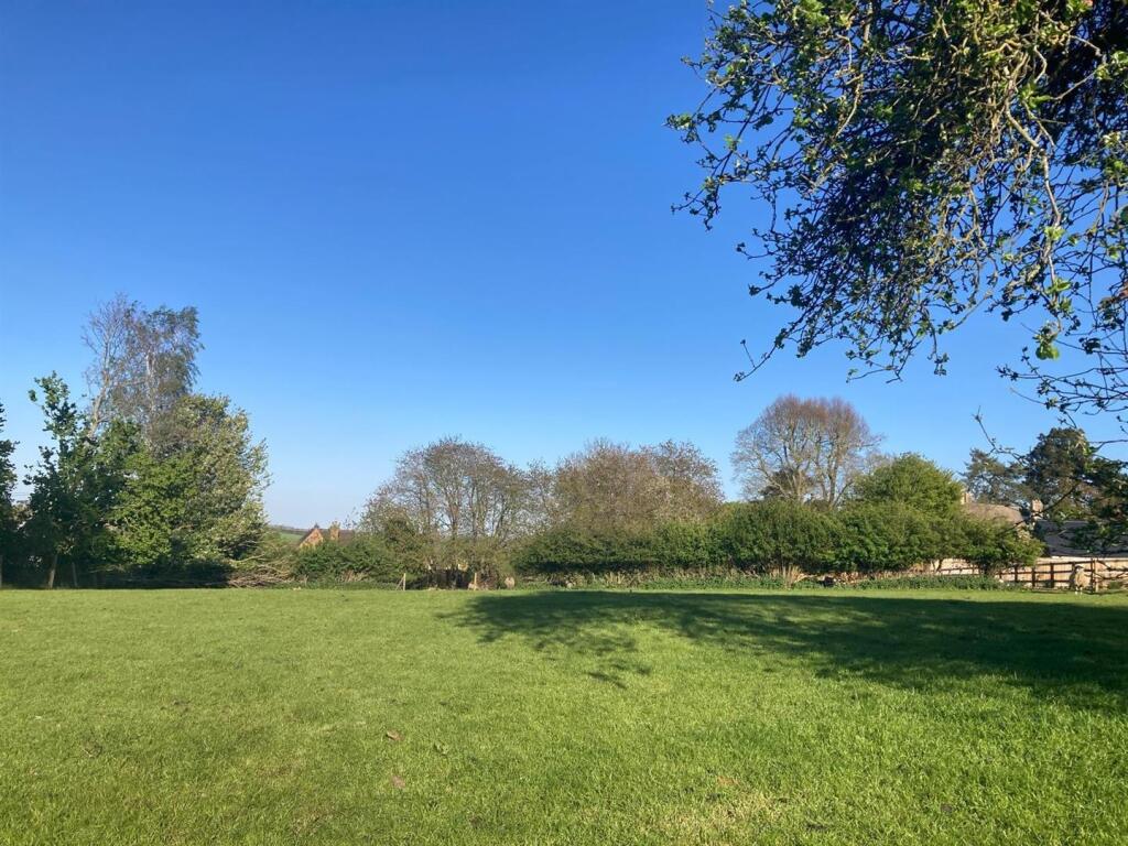 The Village Paddock at Bisbrooke, Rutland - about 1.15 acres - View 6
