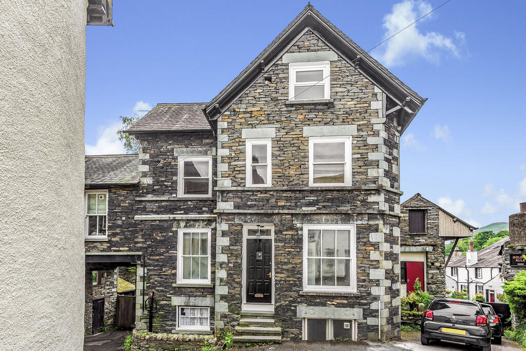 Main image of property: Roselea and Roselea Flat, North Road, Ambleside, LA22 9DT