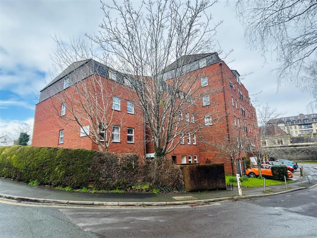 Main image of property: Alma Court, Clifton, BS8