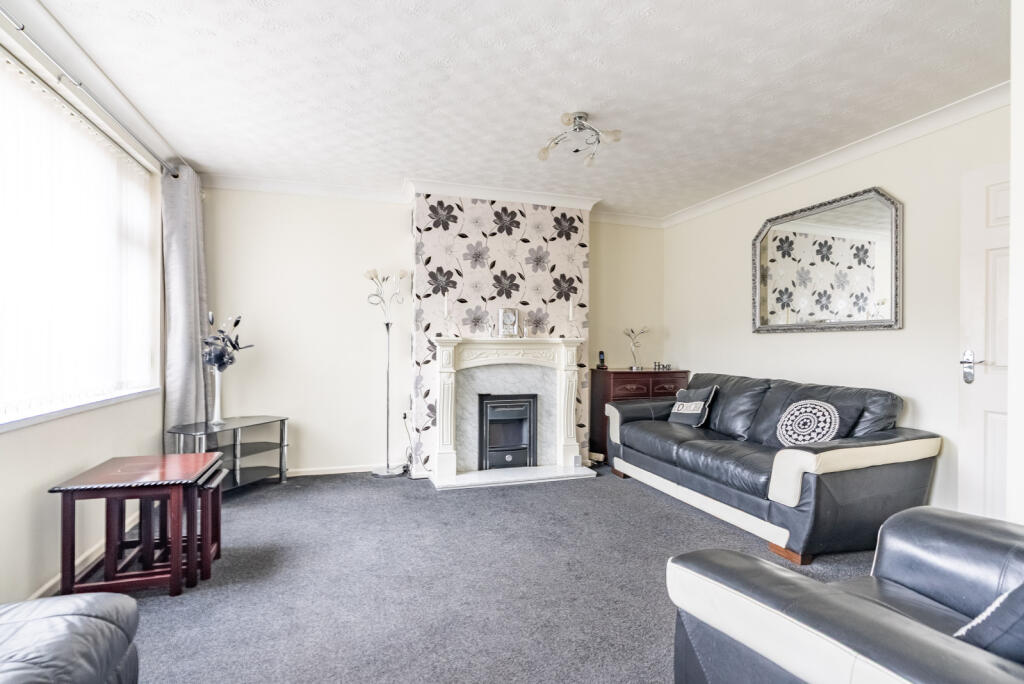 Fairgreen Road, Caddington, Luton, Bedfordshire, LU1 photo 4