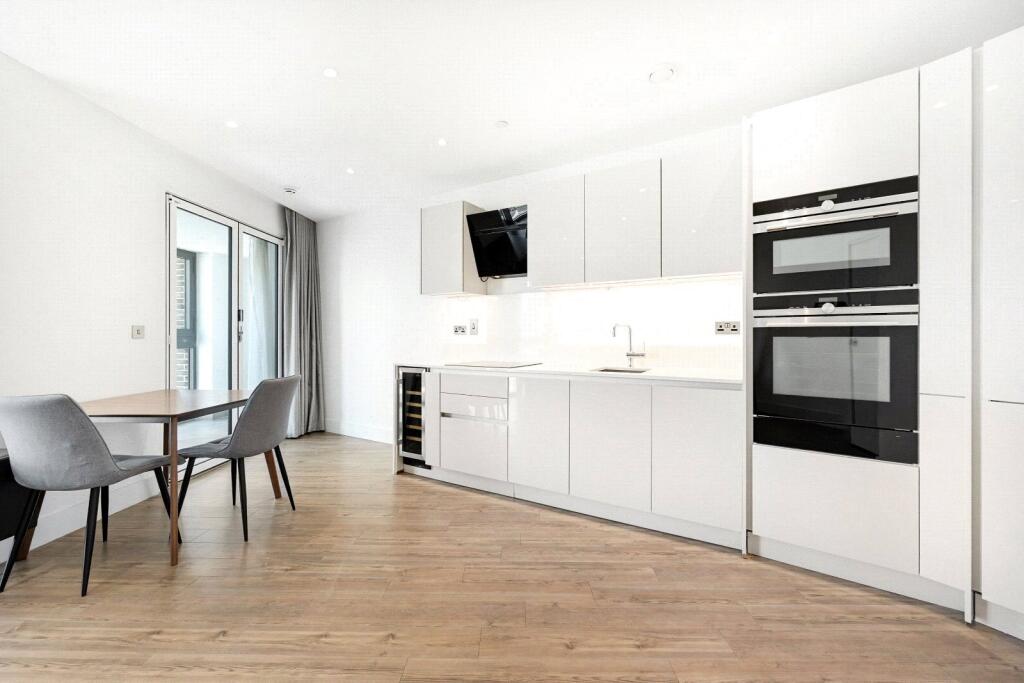 Apartment in London, St. George in the East, Whitechapel - View 2
