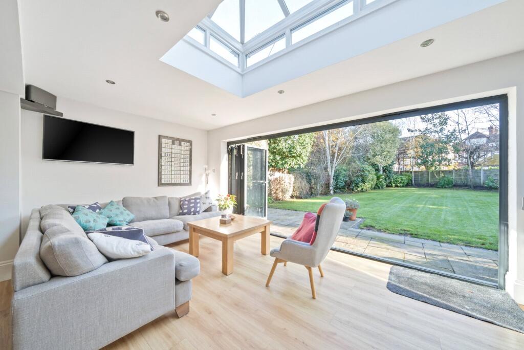 Wey Road, Weybridge, KT13 photo 3