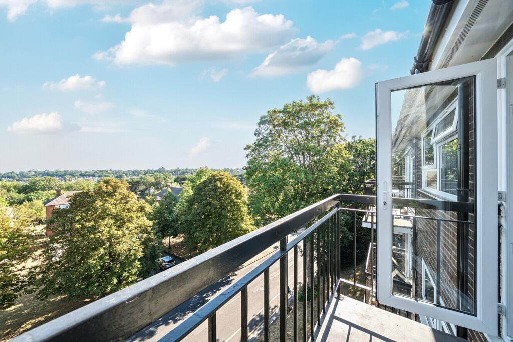 Apartment in London - View 4